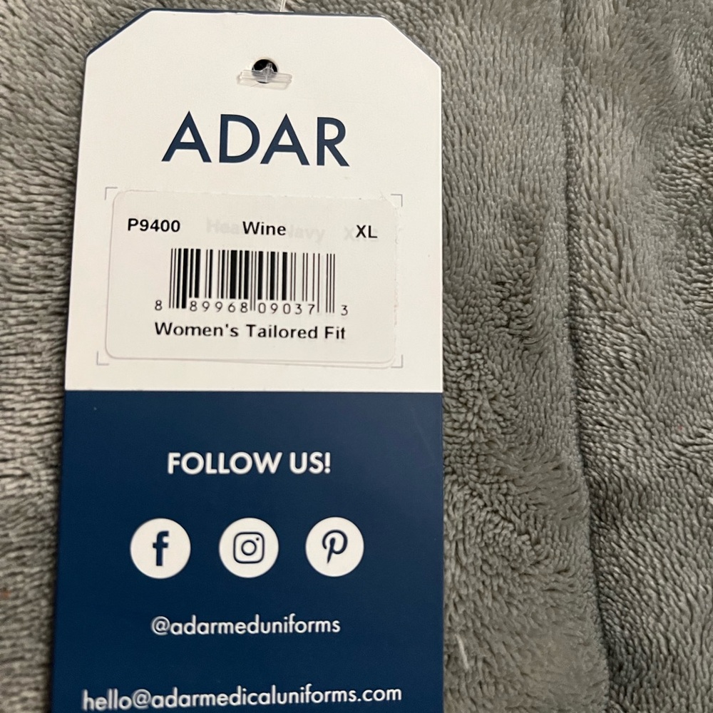 Adar Scrub Set - Picture 9 of 13